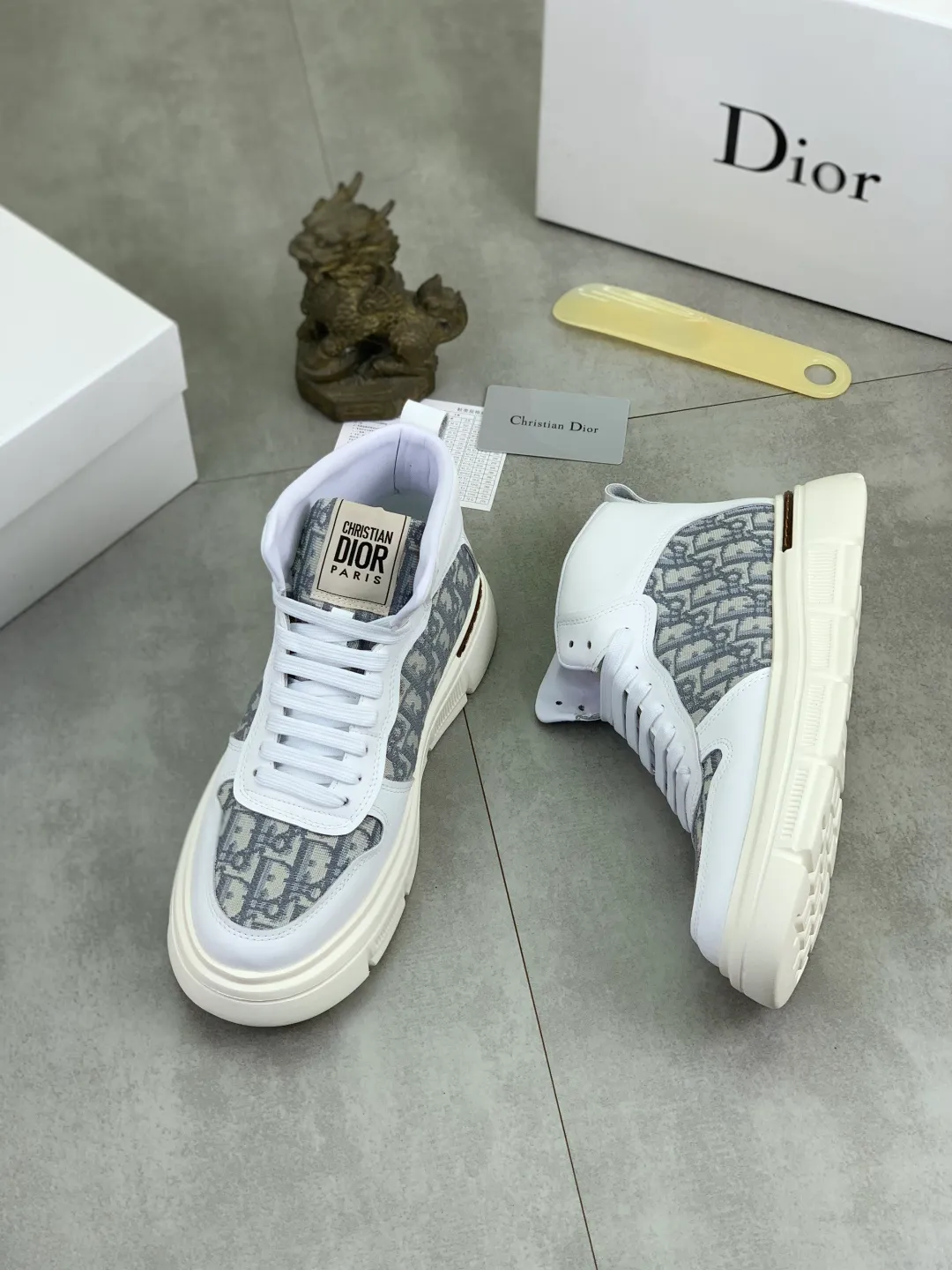 Men's Men's Shoes💰P420💰[New Style]🆘[Dior] Dior original lace-up high-top men's shoes Classic casual shoes 🔥This model is the official classic model with high quality and made by famous original designers. It is made of high-quality cowhide with original materials➕Comfortable and breathable mesh lining➕Pigskin insole. The perfect last shape and generous and fashionable design have attracted many consumers. Suitable for drivers to drive🚗What you want is the highest quality in the market. Color: 2️⃣Code number: 38--44